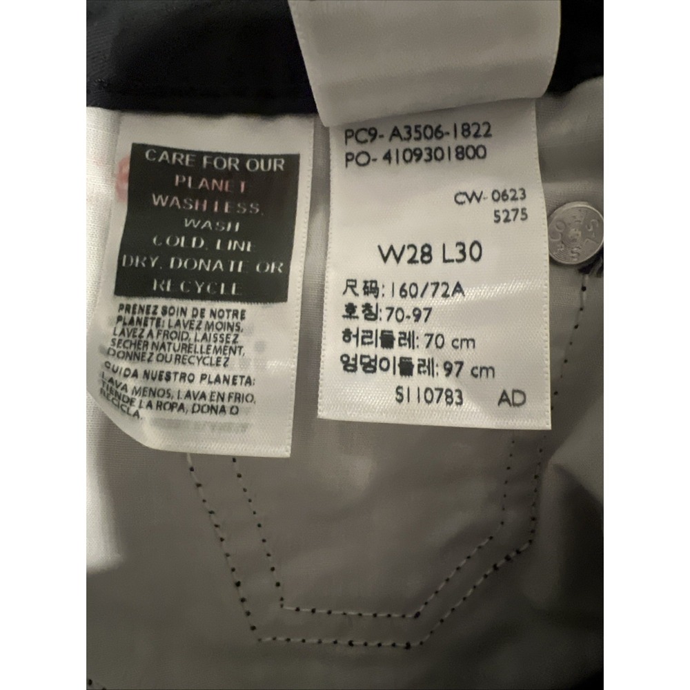Levis Jeans 28x30 High Rise Mom Black Y2K Womens Denim High Waisted NWT MSRP $69 - Picture 10 of 10